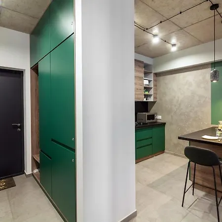 Avalon Design Near Center Lemberg