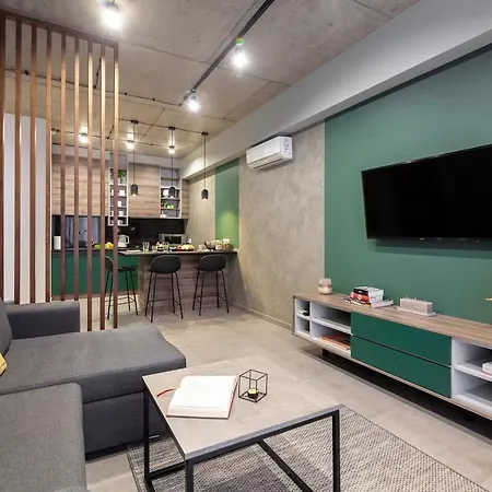 Apartment Avalon Design Near Center *