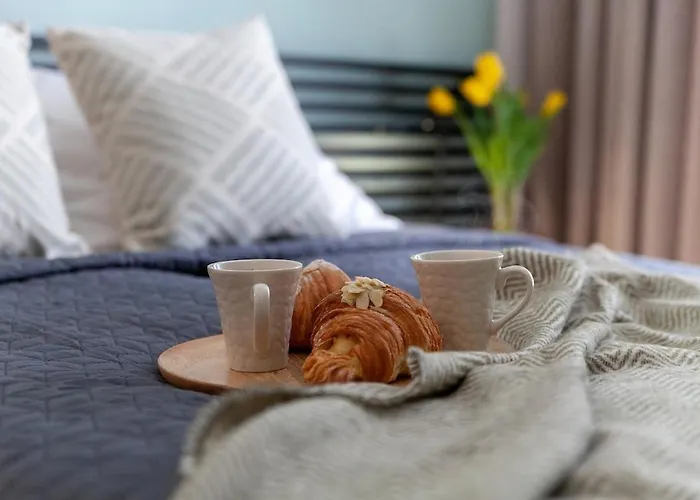 Avalon Design Near Center Apartment *