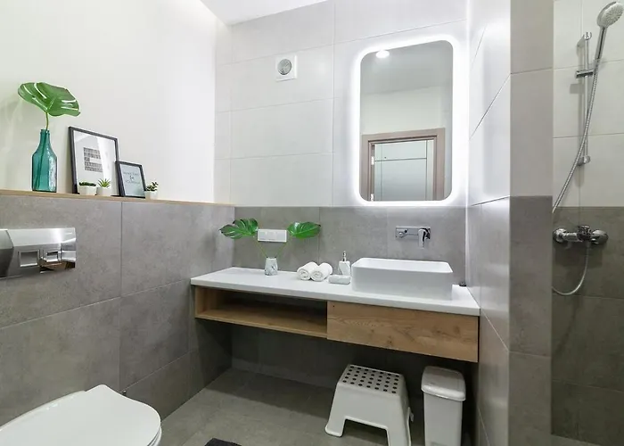 Avalon Design Near Center Lemberg