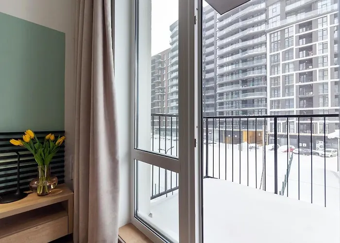 Apartment Avalon Design Near Center *