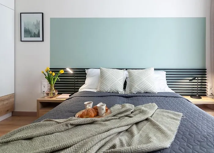 Avalon Design Near Center *