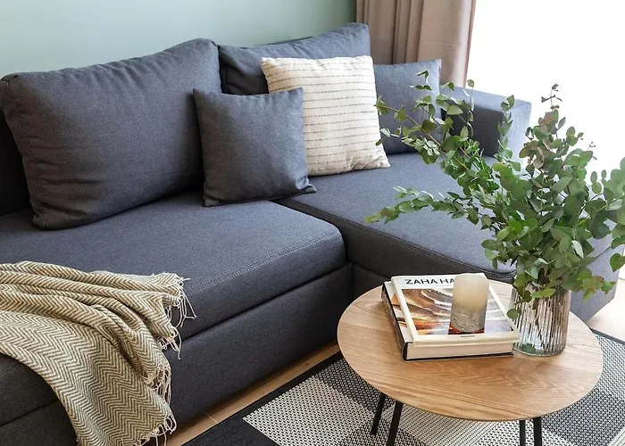 Avalon Design Near Center * Lemberg