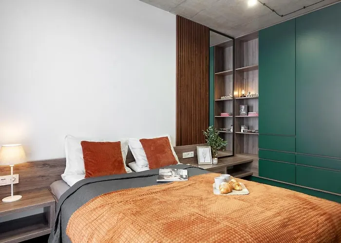 Avalon Design Near Center * Lemberg