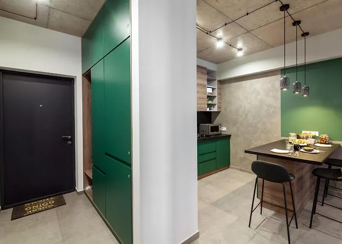 Avalon Design Near Center Lemberg