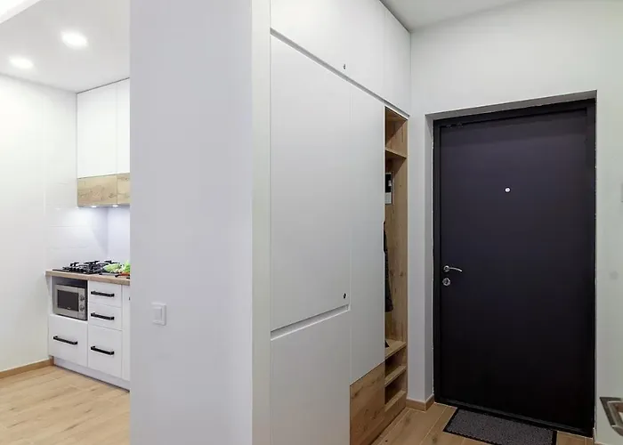 Avalon Design Near Center *